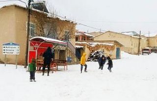 Darende’de ilk kar düştü