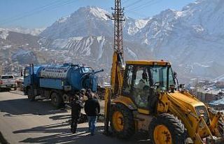 Hakkari’de kanalizasyon arızasıyla mücadele