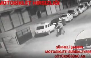 Motosiklet hırsızlığı güvenlik kamerasında