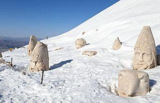 Nemrut Dağı’nda kar esareti