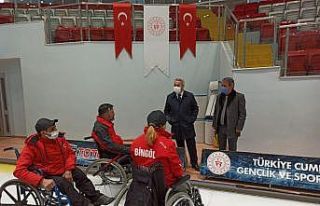 Tekerlekli Curlingte ikili kamp