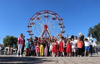 Çocuklara lunaparkta ücretsiz eğlence