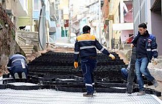 Bayraklı’da yol yenileme seferberliği