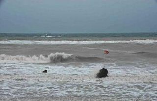 Karadeniz çamura büründü