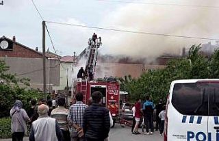 Bafra’da çatı katı yangını