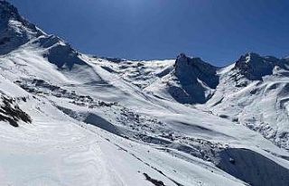 Artvin yaylaları beyaza büründü