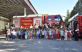 Minik öğrencilerden itfaiyeye ziyaret