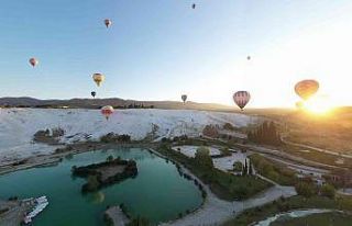 Pamukkale’ye hayran kaldılar