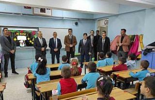 Selendili öğrencilerin karne sevinci