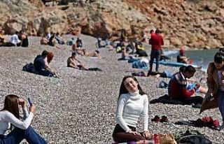 Doğuda kar Antalya’da bahar