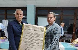 Yardıma koşanlar plaketle onurlandırıldı