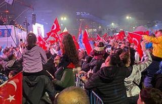 Bağcılar’da seçim kutlaması başladı