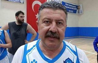 Belediye başkanı basketbol takımında