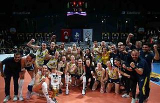 Fenerbahçe Opet finalde