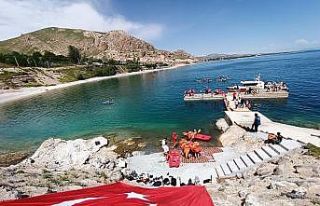 Adilcevaz’da kano yarışları yapıldı