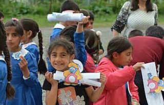 Ardahan’da öğrencilerin karne heyecanı