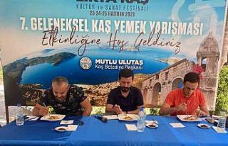 Kaş’ta geleneksel yemek yarışması