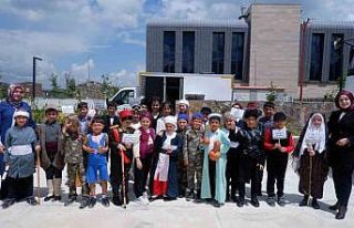 Tarih yazan çocuklar büyüledi