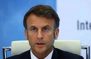 Macron Almanya ziyaretini erteledi