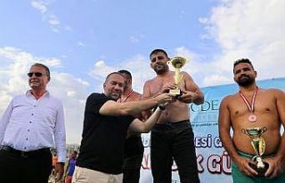 Niğde’de güreş şenliği yapıldı