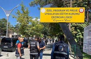 Okul önlerinde polis denetimi