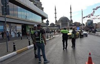 Taksim’de ticari taksi denetimi