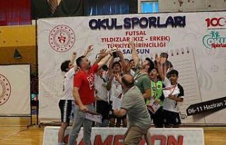 Futsal müsabakaları nefes kesti