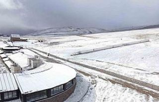 Erciyes beyaza büründü