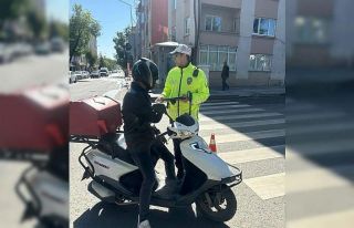 Kars’ta motosiklet kuryeler denetlendi