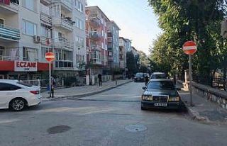 Kükürtlü’deki trafik levhaları yenilendi