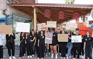 Serik’te öğrencilerden farkındalık yürüyüşü