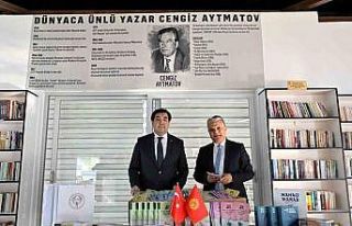 Aytmatov’un eserleri kütüphaneye bağışlandı