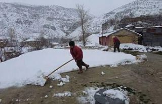 Erzincan’ın köylerinde kış mesaisi