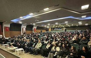 Öğrencilere ‘dezenformasyon’ konferansı