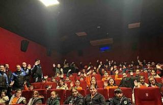 Polislerden sinema etkinliği