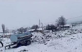 Seyitgazi ilçesi beyaza büründü