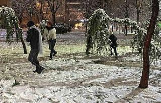 Uşaklılar karın keyfini çıkardı