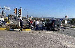 Balıkesir’detrafik kazası: 3 yaralı