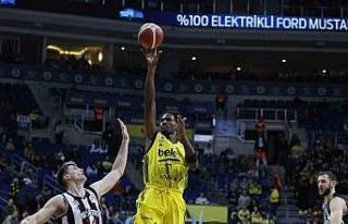 Basketbolda derbinin kazananı Fenerbahçe