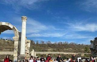 Çocuklar, Stratonikeia’da sanatla buluştu