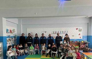 Emniyet 180 öğrenciyi bilgilendirdi