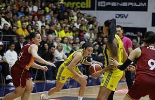 Kadınlar basketbolda derbi heyecanı