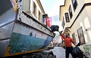 Kaleiçi’nde çöpte dedektiflik dönemi