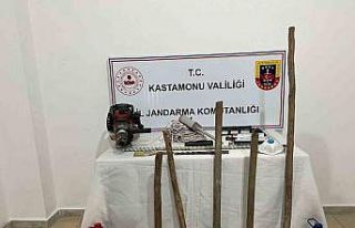 Tosya’da 5 defineciye suçüstü