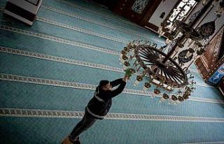 Camiler kandil öncesi temizlendi