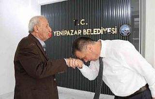Başkan Ercan, vatandaşlarla bayramlaştı