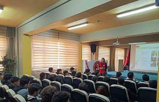Lise öğrencilerine bilgilendirme semineri