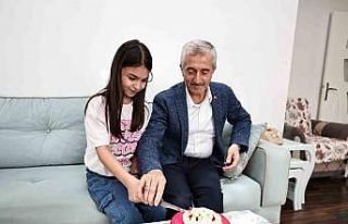 Tahmazoğlu’ndan doğum günü sürprizi