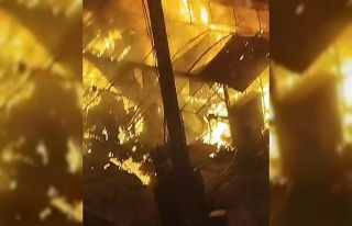 Yangın geceyi gündüze çevirdi