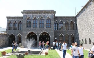 Öğrenciler öğretmenlerine rehber oldu